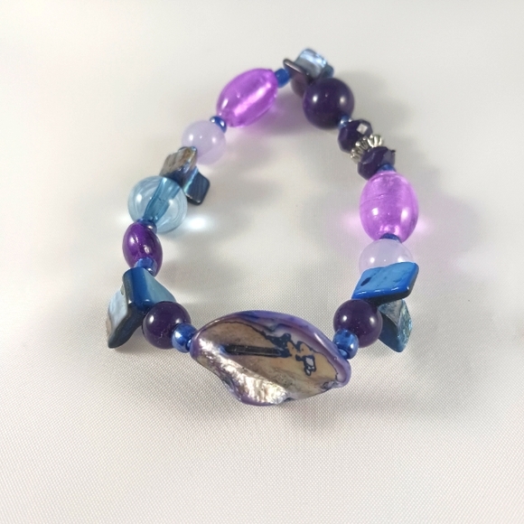 Blue and Purple Plastic and Shell Bead Bracelet - Picture 1 of 3